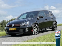 Volkswagen Golf - 6 2.0 TSI GTI 210PK / Schaalstoelen / Custom Exhaust / R32 Remmen / Carplay / Groot scherm