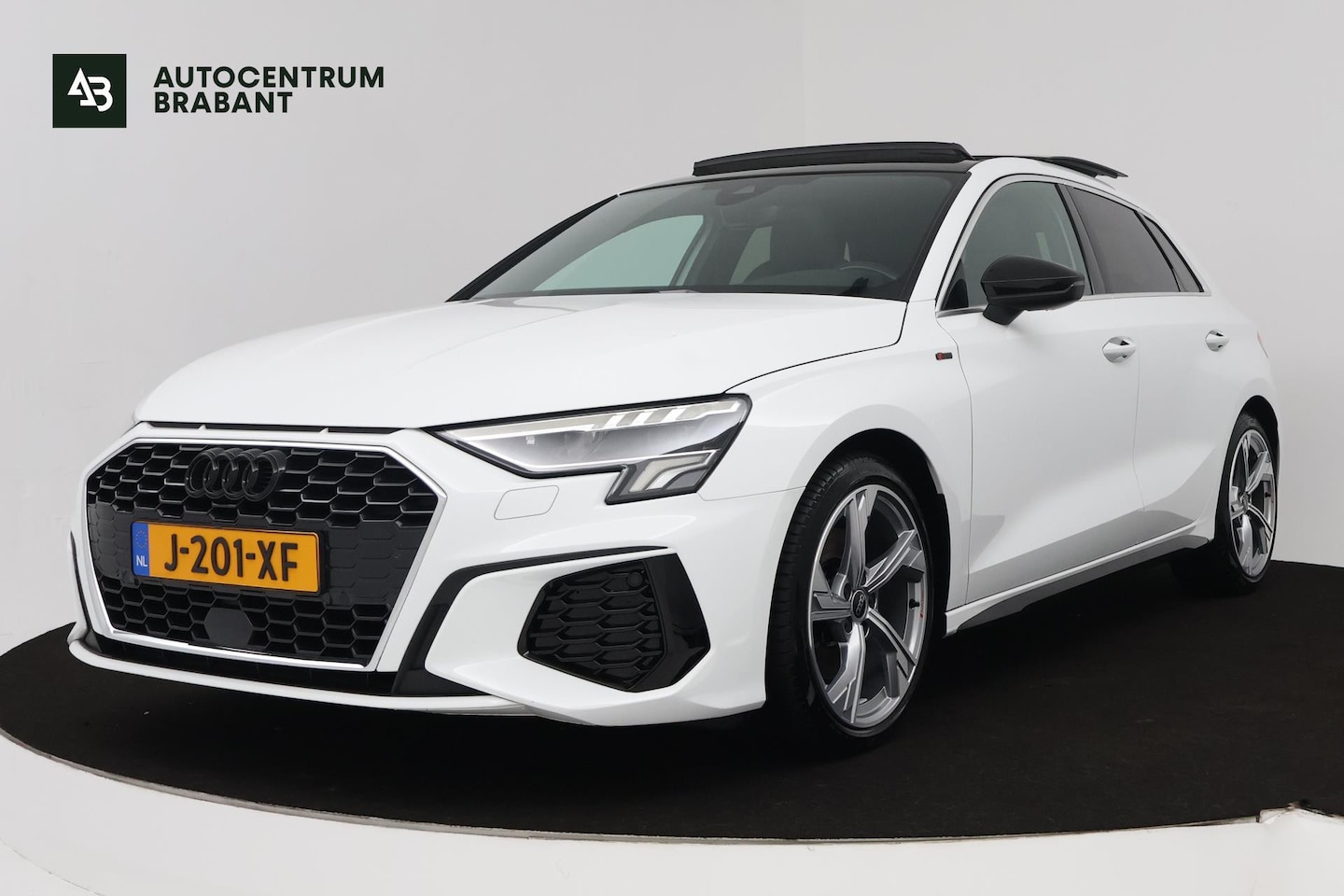 Audi A3 Sportback - 35 TFSI S edition (PANORAMADAK, CARPLAY, ELEKT. STOELEN, VIRTUAL, PDC, GOED ONDERHOUDEN, L - AutoWereld.nl