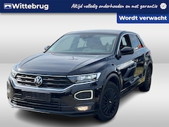 Volkswagen T-Roc - 1.5 TSI 150pk DSG R-Line / Virtual Cockpit / Trekhaak afneembaar / Elek Achterklep / LED /