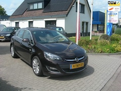 Opel Astra - 1.4 Turbo Cosmo