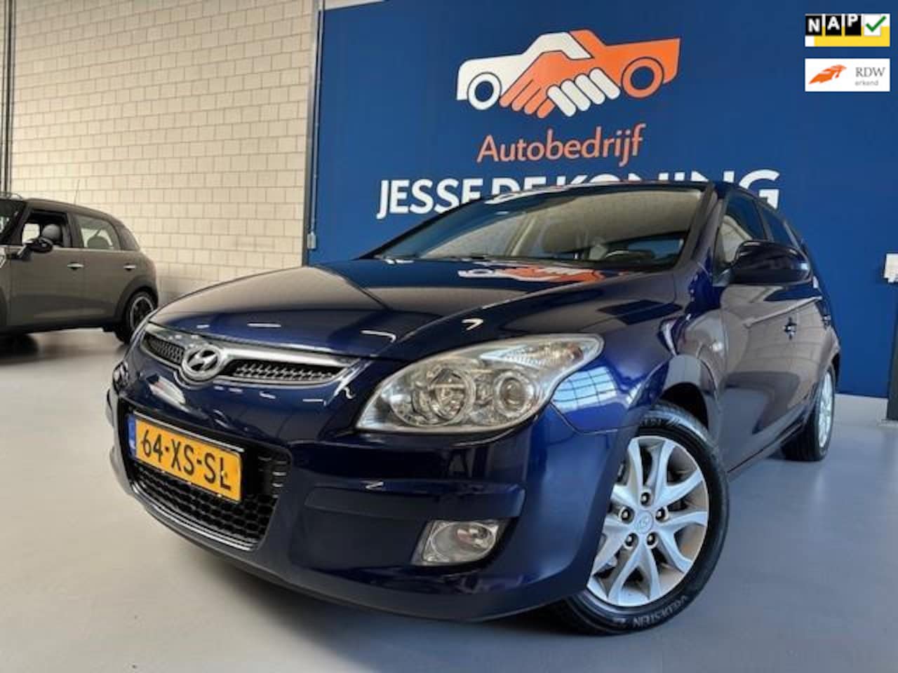 Hyundai i30 - 1.6i Style/bj.2007/kleur:blauw/5 deurs/climate/sportvelgen/trekhaak/nieuwe koppeling/NAP m - AutoWereld.nl