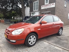 Hyundai Accent - 1.4i Dynamic First Edition