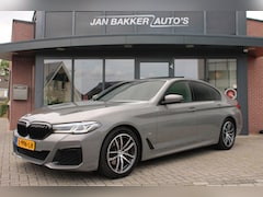BMW 5-serie - 520i M-Pakket ✅ Head-up ✅ Trekhaak ✅ Carplay ✅ Stoelverwarming ✅ 1 Jaar Bovag ✅
