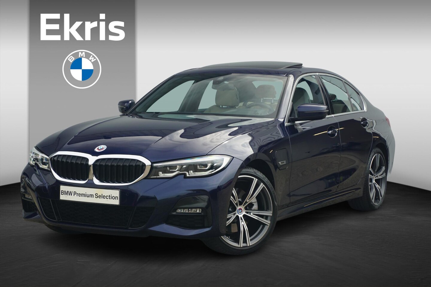 BMW 3-serie - Sedan 320e High Executive M Sportpakket 19'' / Schuif-/kanteldak / Elektrisch verstelbare - AutoWereld.nl
