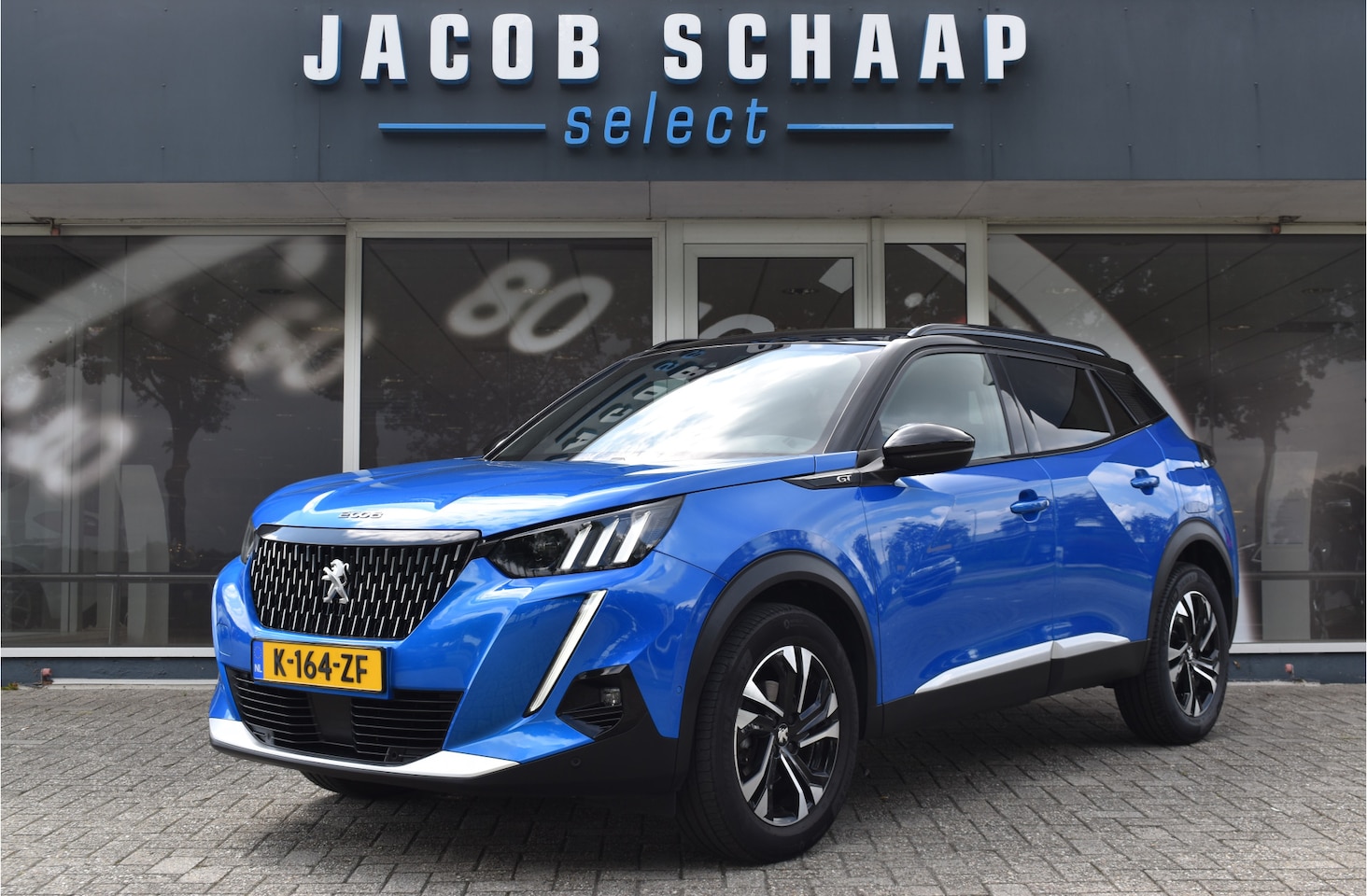 Peugeot 2008 - 1.2 PureTech GT / Airco / Carplay / Camera / Navigatie / 17" LM - AutoWereld.nl