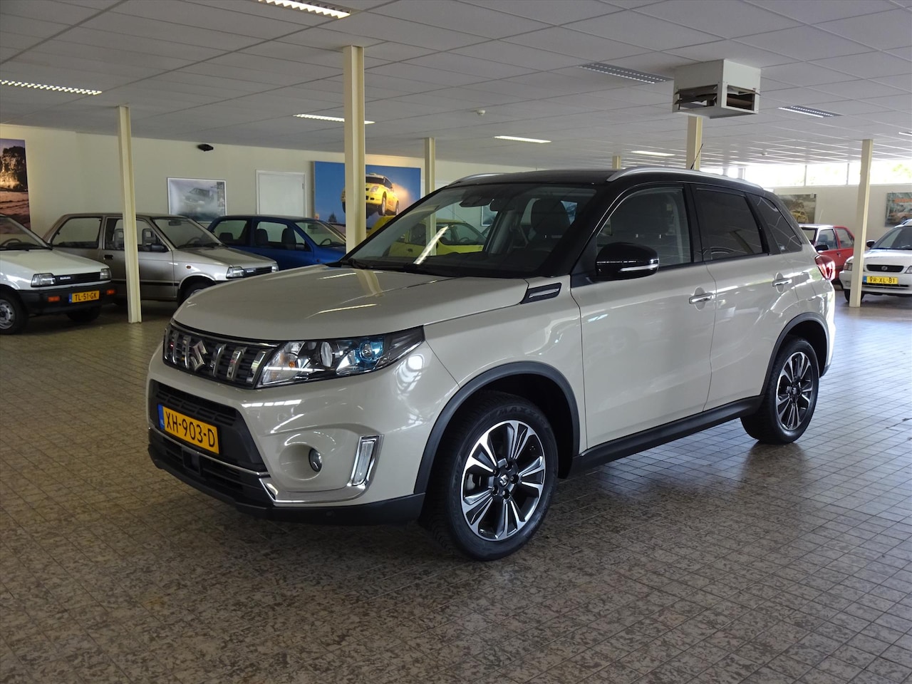 Suzuki Vitara - 1.0 Boosterjet Stijl Panoramadak, Trekhaak - AutoWereld.nl