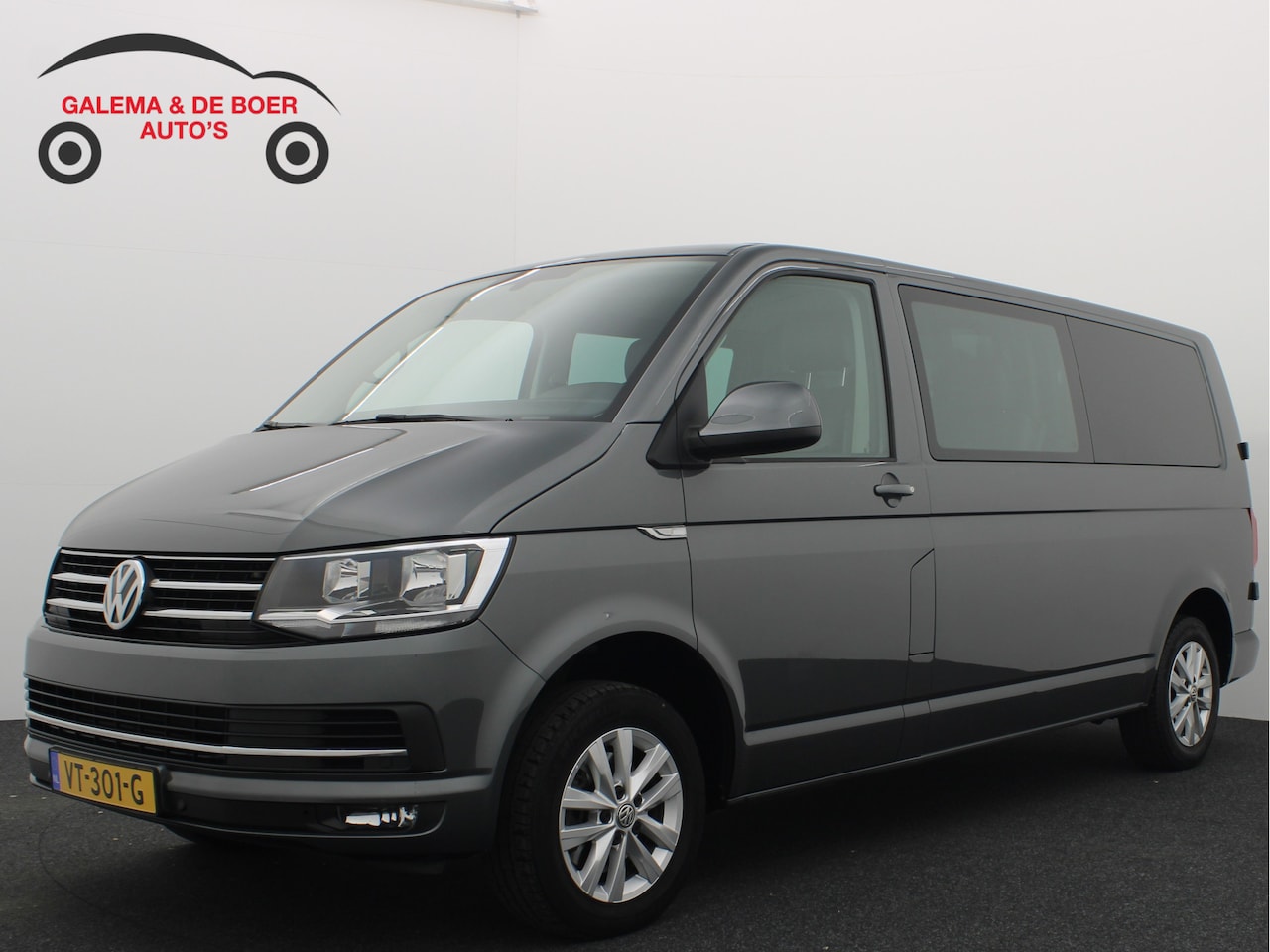 Volkswagen Transporter - 2.0 TDI L2H1 Highline MARGE / AUTOMAAT / TREKHAAK / LEDER / NAVI / AIRCO / PDC / DAB+ / CR - AutoWereld.nl