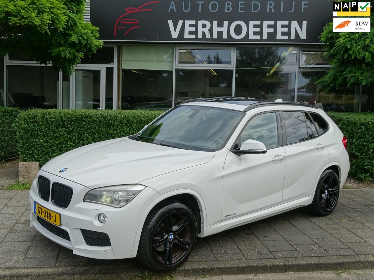 BMW X1 - XDrive28i Business - M PAKKET - PANORAMADAK - AUTOMAAT - TREKHAAK - LEDER - NAVIGATIE - KE - AutoWereld.nl