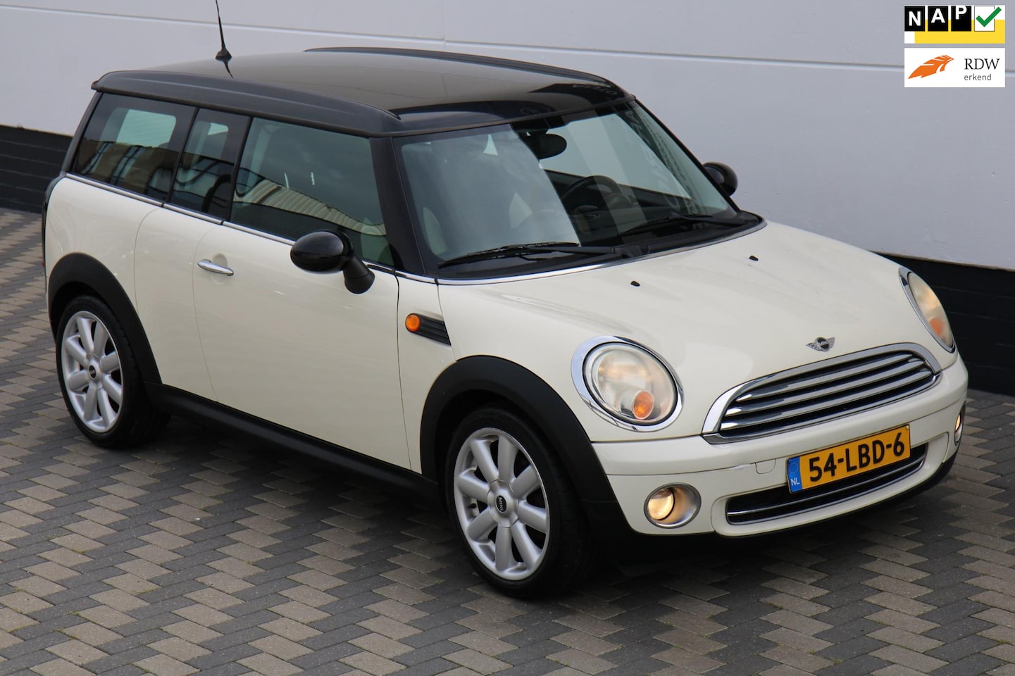 MINI Clubman - 1.6 Cooper Business Line Navi Cruise Airco NAP - AutoWereld.nl