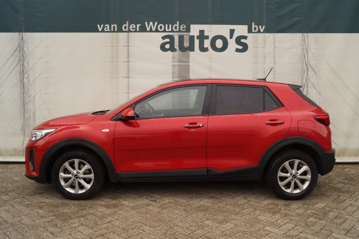 Kia Stonic - 1.2 MPi ComfortLine Edition -AIRCO-CARPLAY-PDC- - AutoWereld.nl