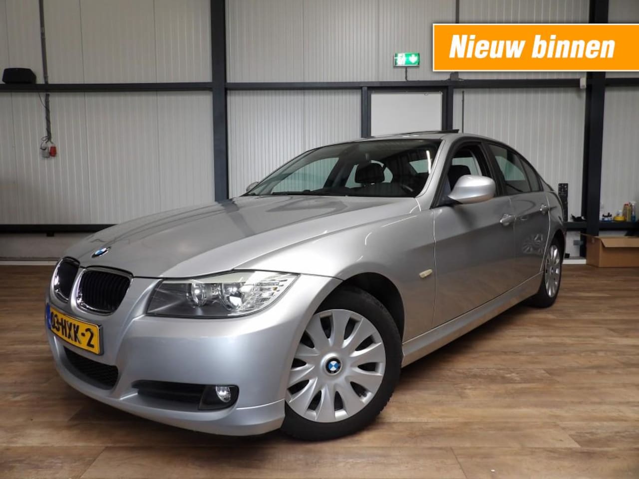 BMW 3-serie - 320i Business Line - uniek 95dkm! ( NAP ) - AutoWereld.nl