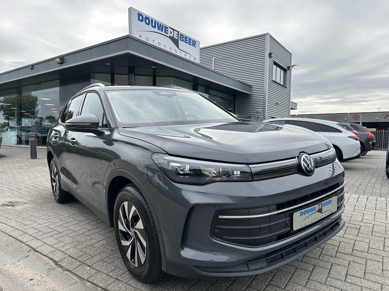 Volkswagen Tiguan - 1.5 eTSI Life Navi | Camera | Dodehoek - AutoWereld.nl