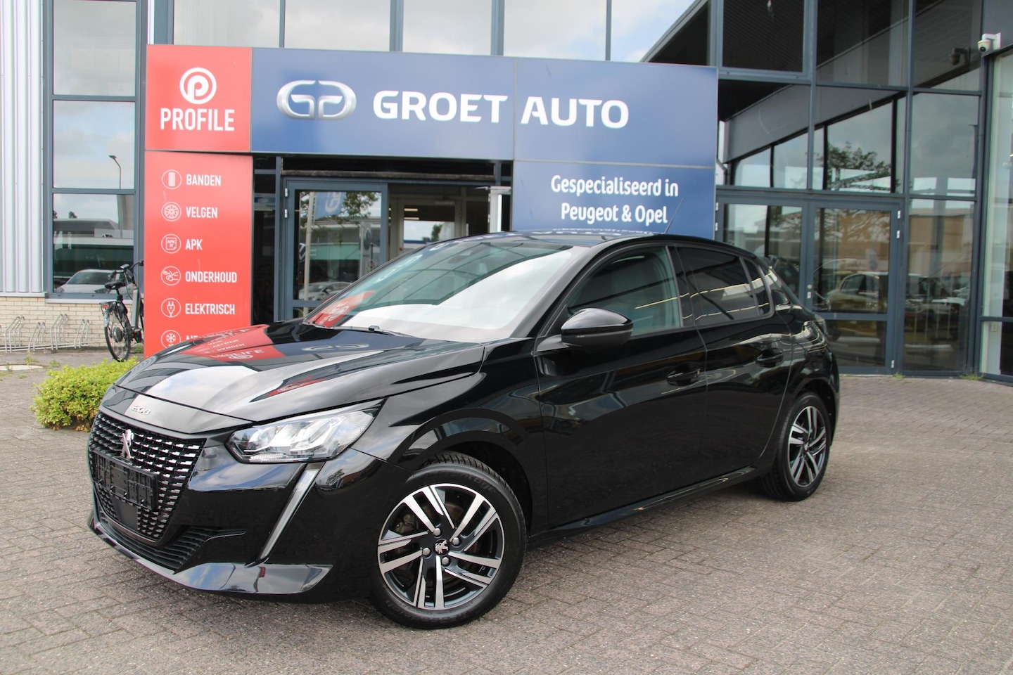 Peugeot 208 - 1.2 PureTech 100pk Allure Pack Airco Camera Carplay - AutoWereld.nl