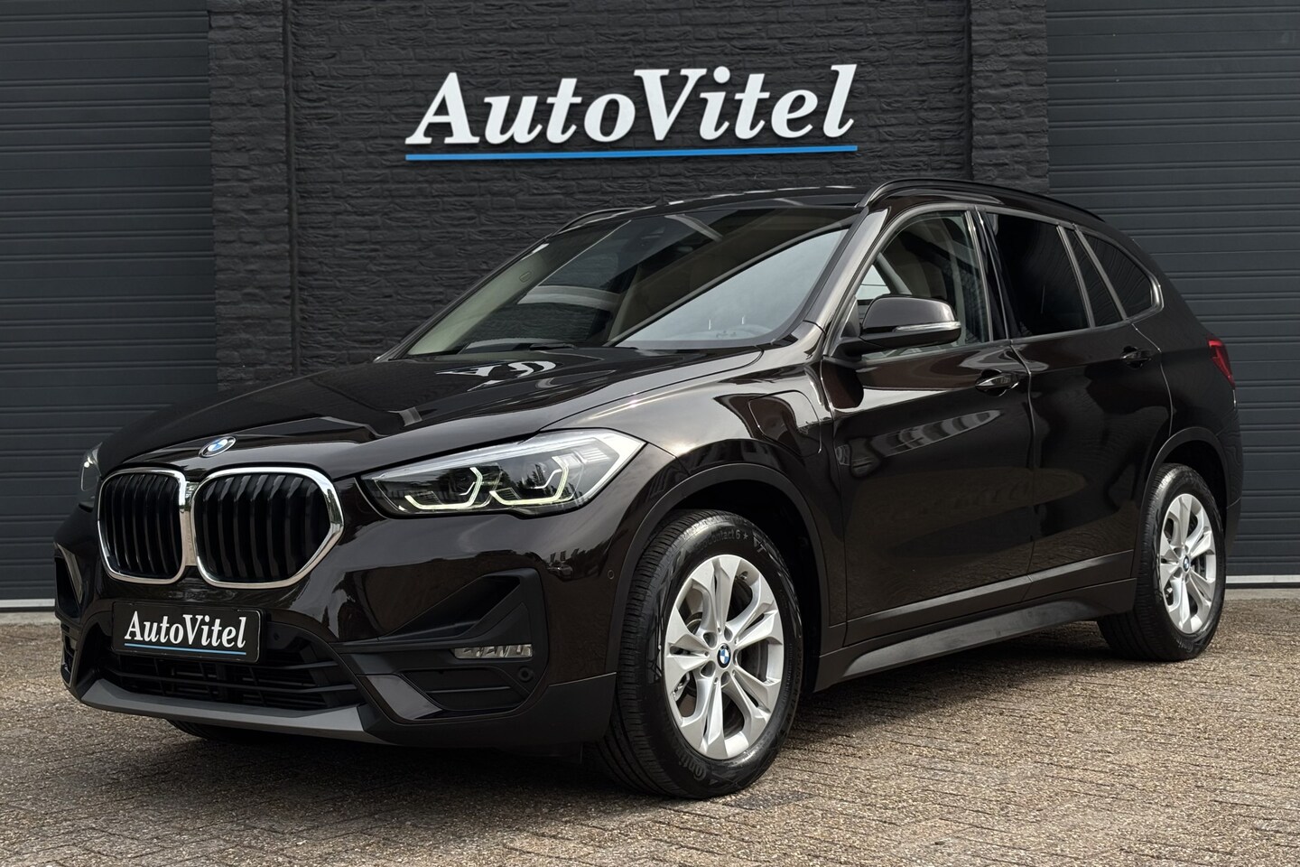 BMW X1 - xDrive25e | Achteruitrijcamera | Adap. Cruise | Privacy Glas | Apple Carplay | 27.000 KM - AutoWereld.nl