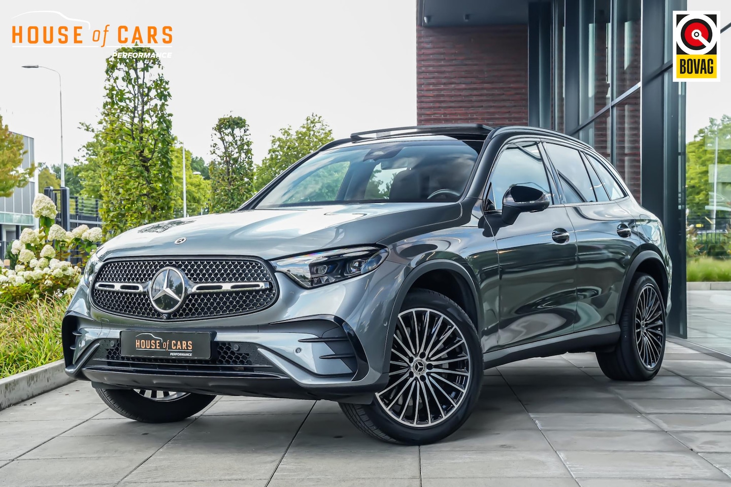 Mercedes-Benz GLC-klasse - 300e 320pk 4MATIC AMG-Line |panoramadak|memory|360 camera|carbon interieur|elek. trekhaak| - AutoWereld.nl