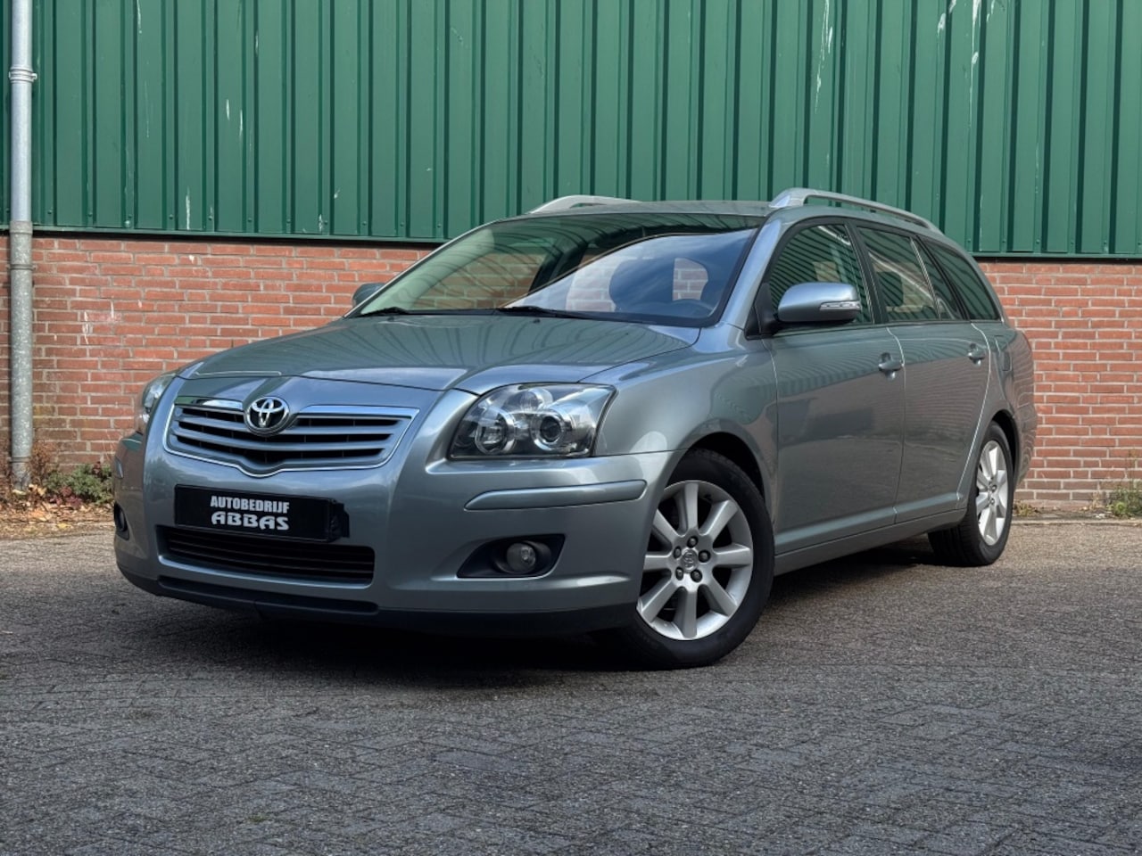 Toyota Avensis Wagon - 2.0 VVTi Luna 2.0 VVTi Luna - AutoWereld.nl