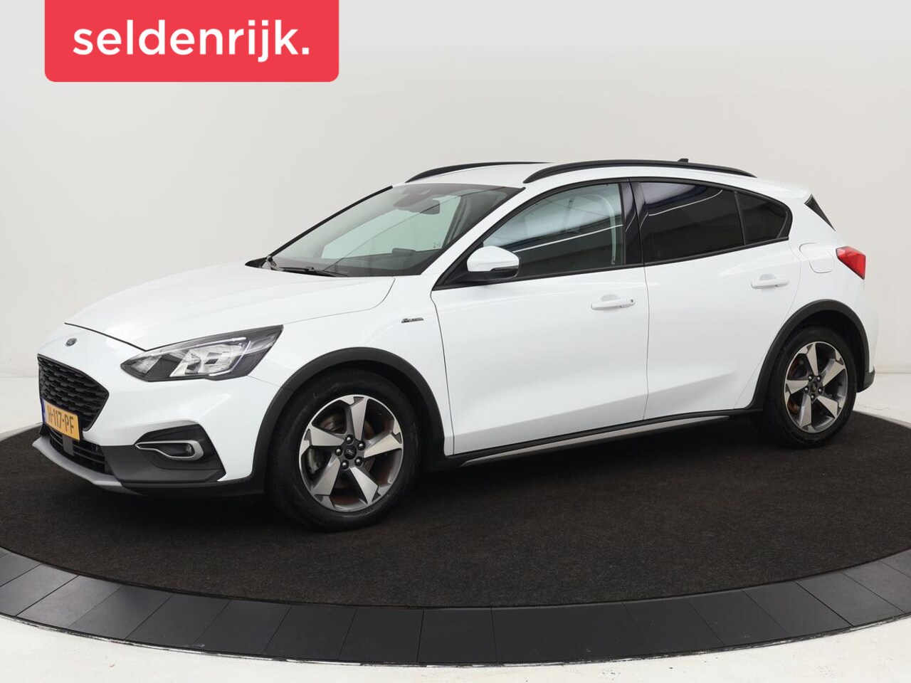 Ford Focus - 1.5 EcoBoost Active | Automaat | Trekhaak | Adaptive cruise | Carplay | Navigatie | Full L - AutoWereld.nl