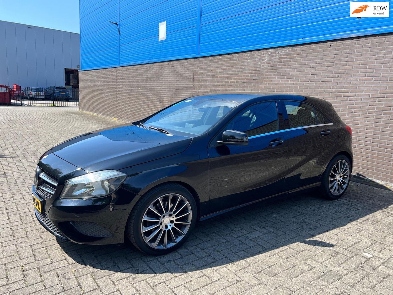Mercedes-Benz A-klasse - 180 Ambition | Stoelverwarming | LM Velgen | Navi | Airco | Start/Stop-Systeem | Regensens - AutoWereld.nl