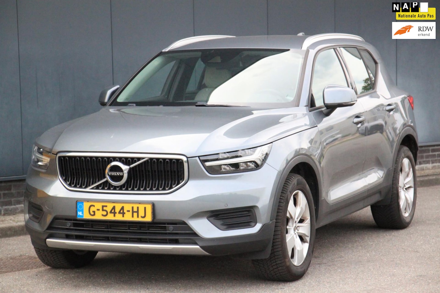 Volvo XC40 - 2.0 D3 Momentum Camera/Navigatie/Parkeersensor v,a/Harman Kardon - AutoWereld.nl