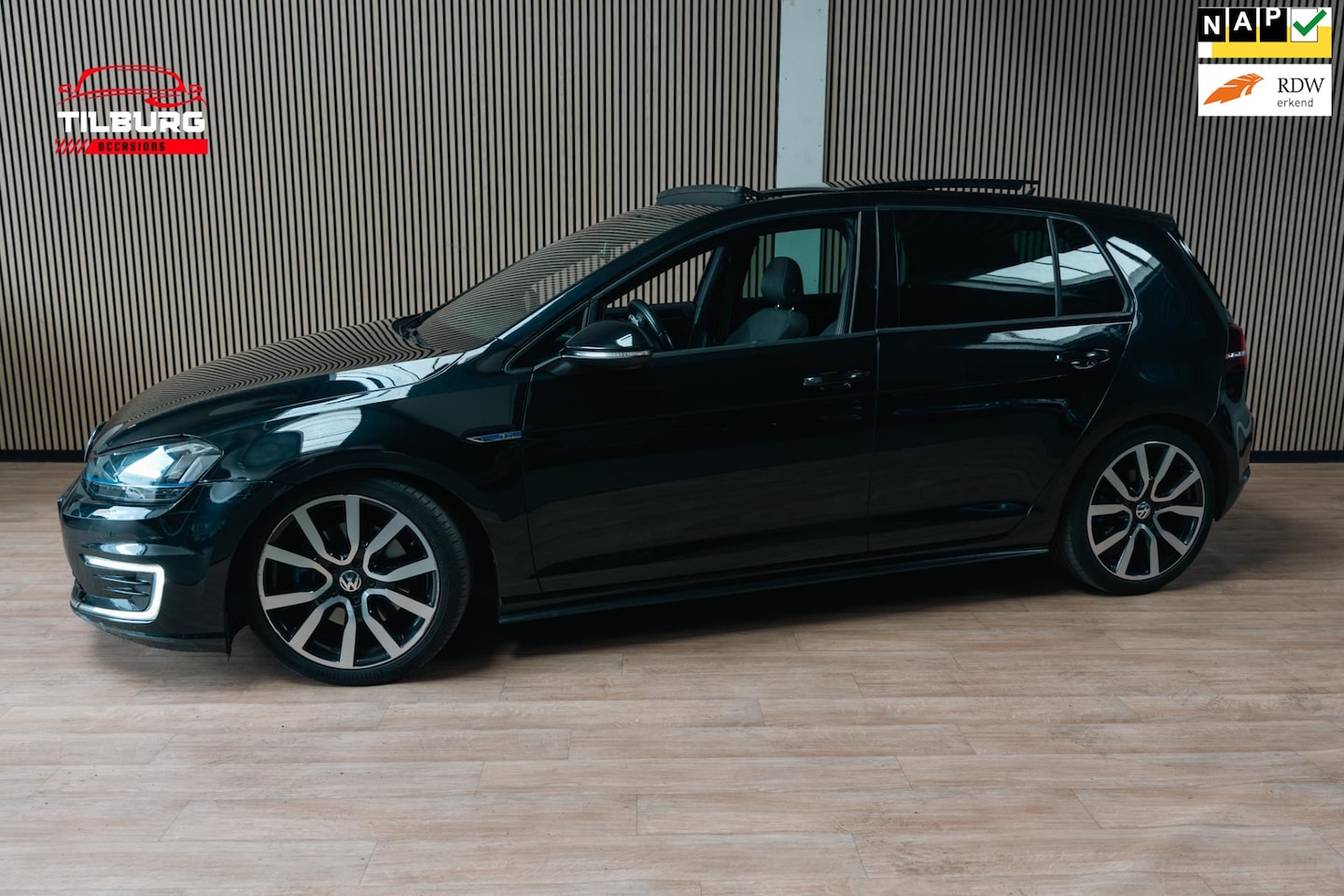 Volkswagen Golf - 1.4 TSI GTE | PANO | LED | NAVI | ACC | - AutoWereld.nl