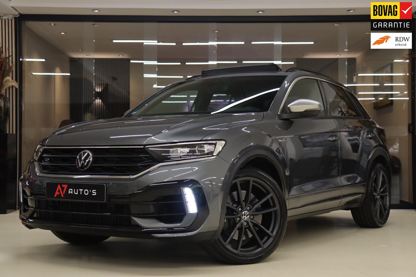 Volkswagen T-Roc - Volkswagen T-Roc, 2.0 TSI 4Motion R PANORAMADAK/AKRA/BEATS/LANEASSIST/CAMERA/NAVI/DODEHOEK - AutoWereld.nl