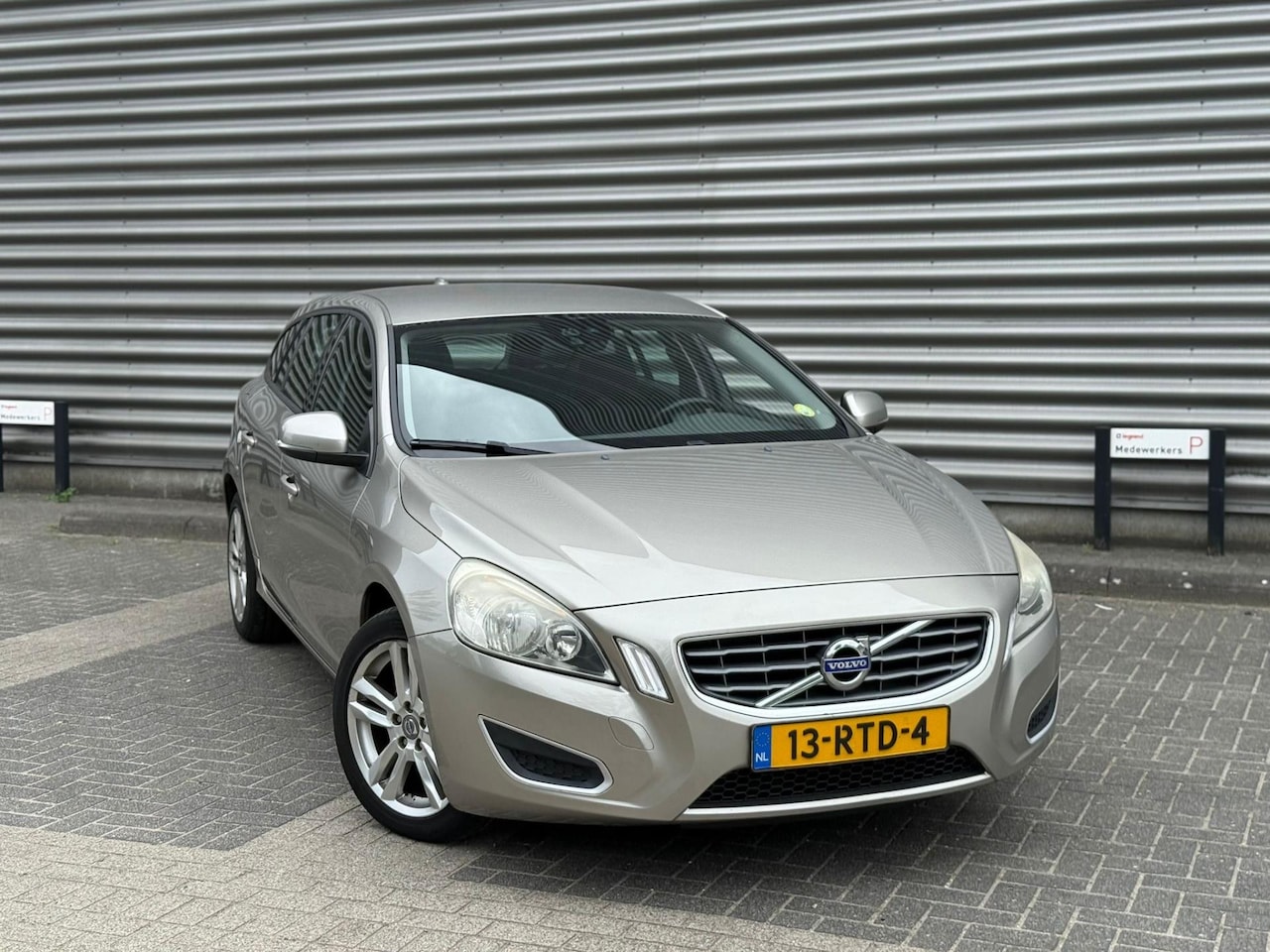 Volvo V60 - 2.0 D3 163PK Momentum (bj 2011) 5Cilinder|Climate|Navi|PDC - AutoWereld.nl
