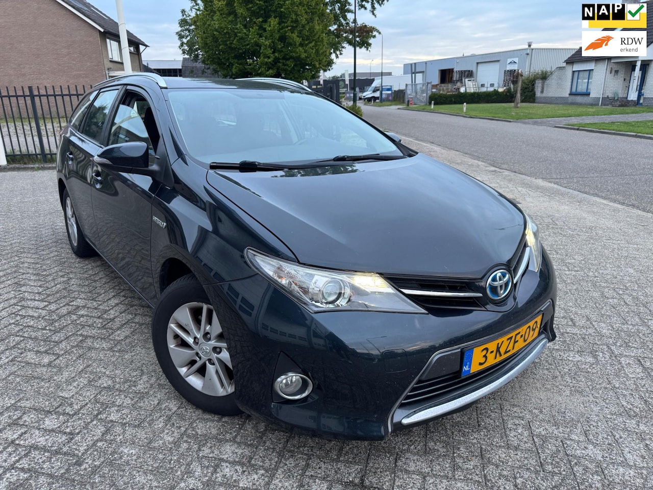 Toyota Auris Touring Sports - 1.8 Hybrid Aspiration Camera,2e Eig - AutoWereld.nl