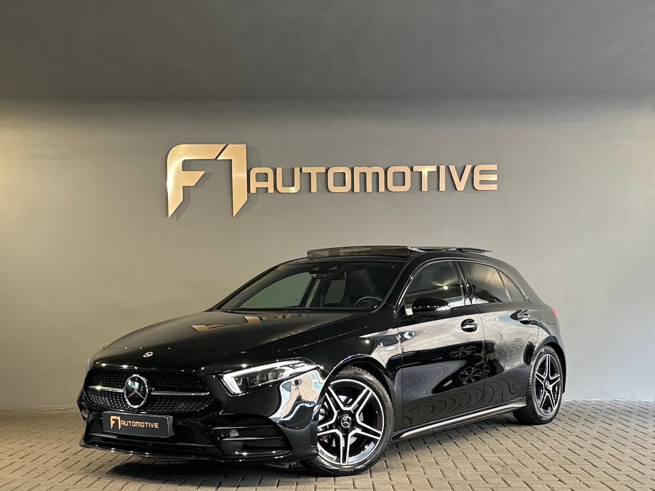 Mercedes-Benz A-klasse - 200 AMG Pano|Sfeer|Night|CarPlay|Camera - AutoWereld.nl