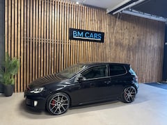 Volkswagen Golf - 2.0 GTI Camera, PDC, Stoelverwarming