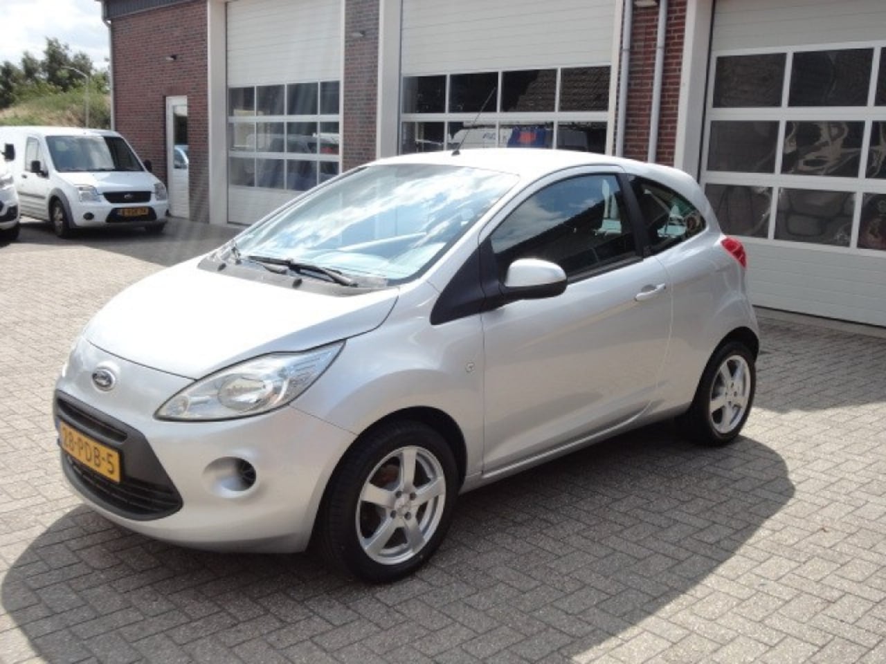 Ford Ka - 1.2 Comfort ,Airco ,Lmv - AutoWereld.nl