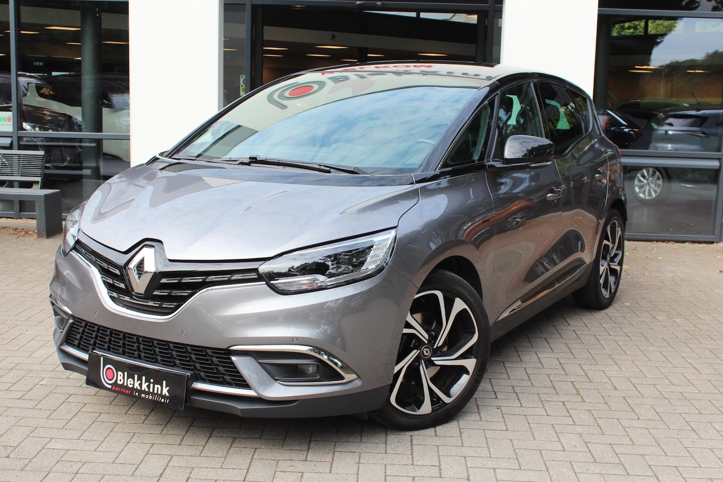 Renault Scénic - 1.3 EDC Black Edition 160 AUTOMAAT - AutoWereld.nl