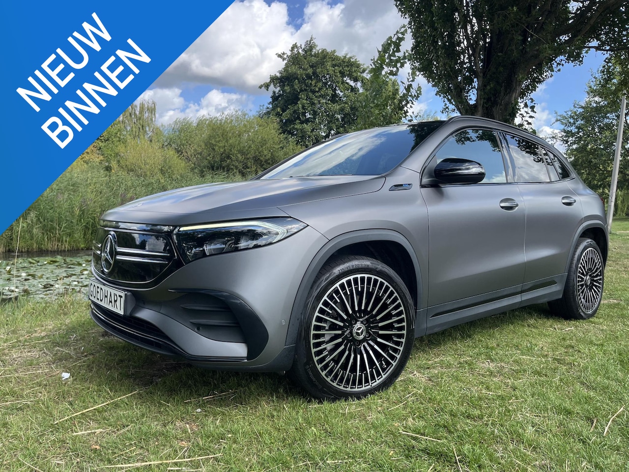 Mercedes-Benz EQA - EQA 300 4MATIC AMG Line Topstaat - AutoWereld.nl
