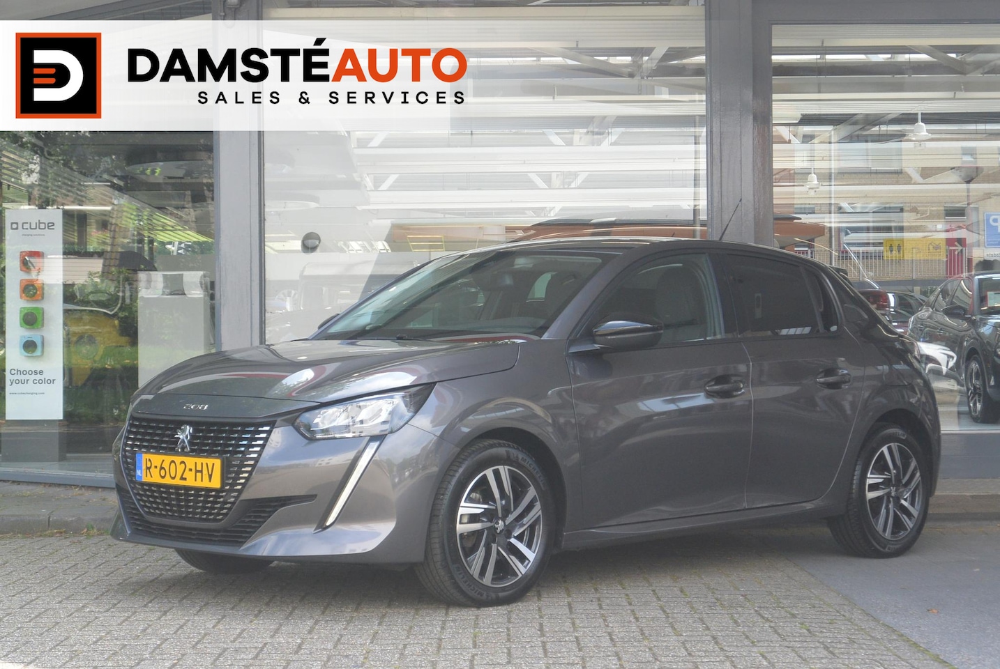 Peugeot 208 - PureTech 100pk Allure Pack │ Connect 3D Navigatie │ Achteruitrijcamera - AutoWereld.nl
