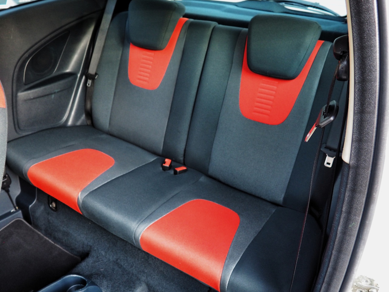 Ford Ka - 1.2 Titanium AIRCO LM VELGEN ELEK. PAKKET NL AUTO