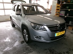 Volkswagen Tiguan - 1.4 TSI Comfort&Design DAKSCHADE