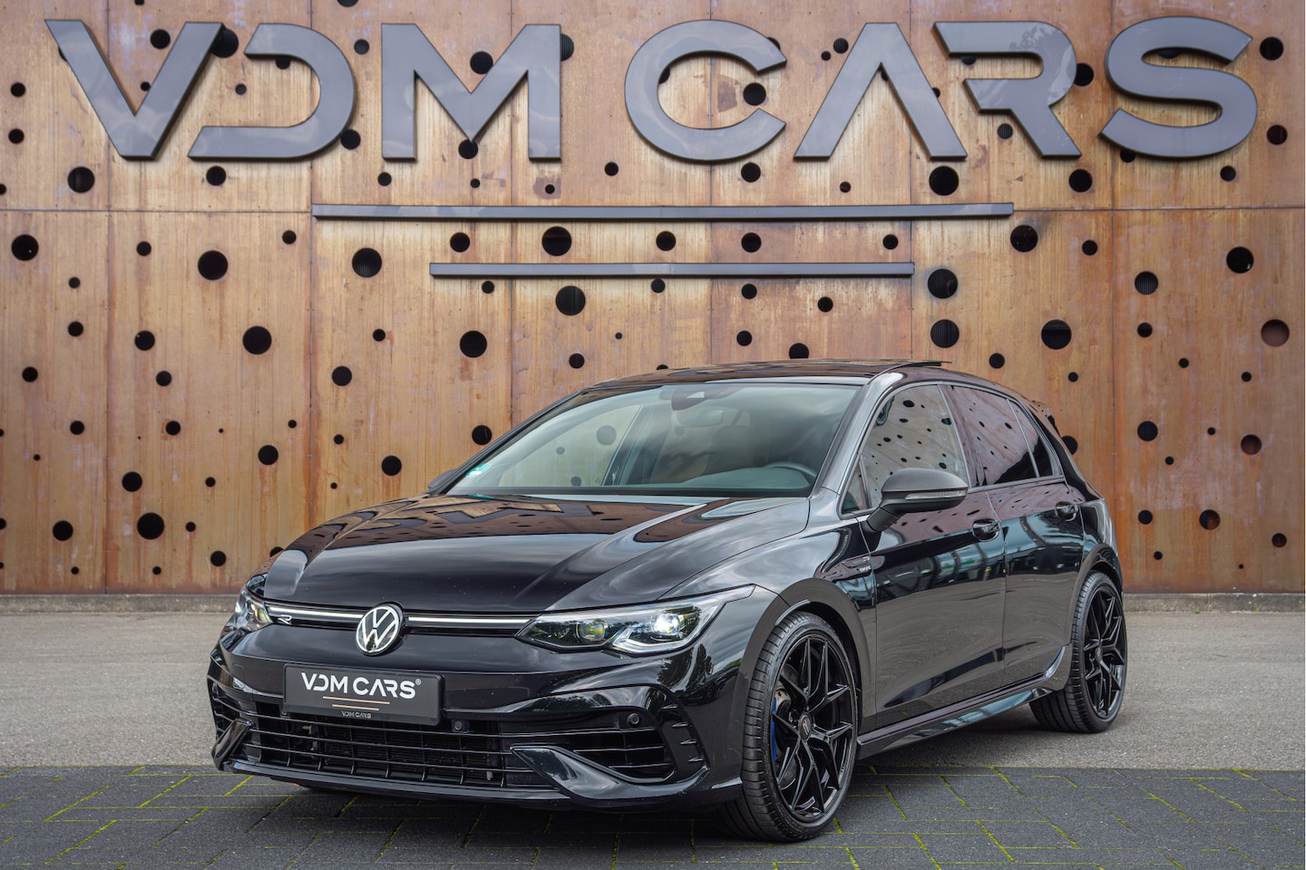 Volkswagen Golf - 2.0 TSI R 4Motion | IQ.DRIVE | PANO | PERFORMANCE | - AutoWereld.nl