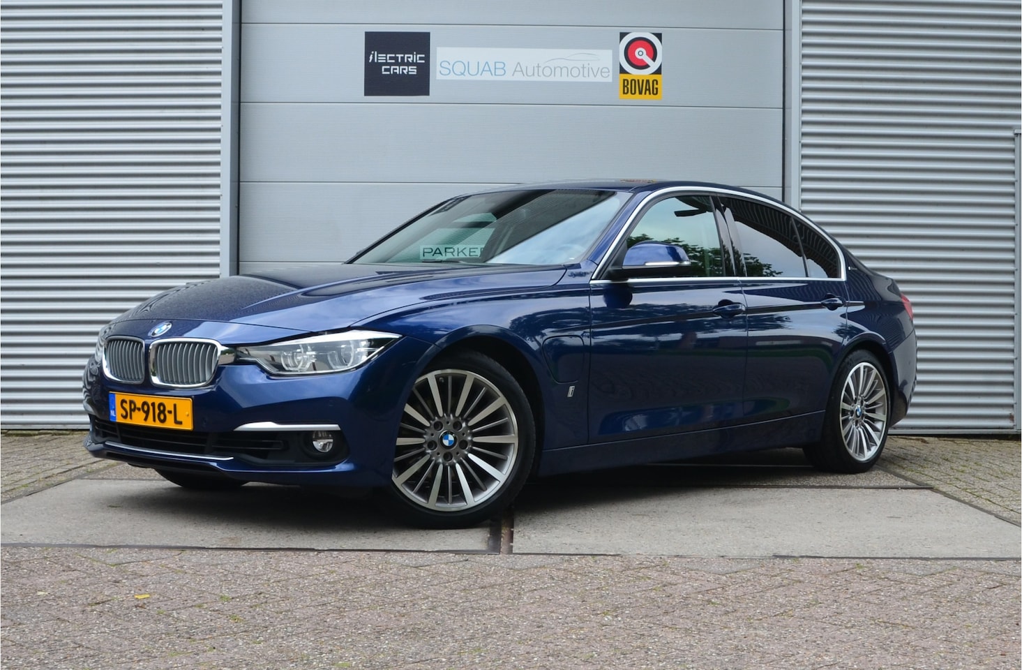 BMW 3-serie - 330e Luxury Edition HUD, LED koplampen - AutoWereld.nl