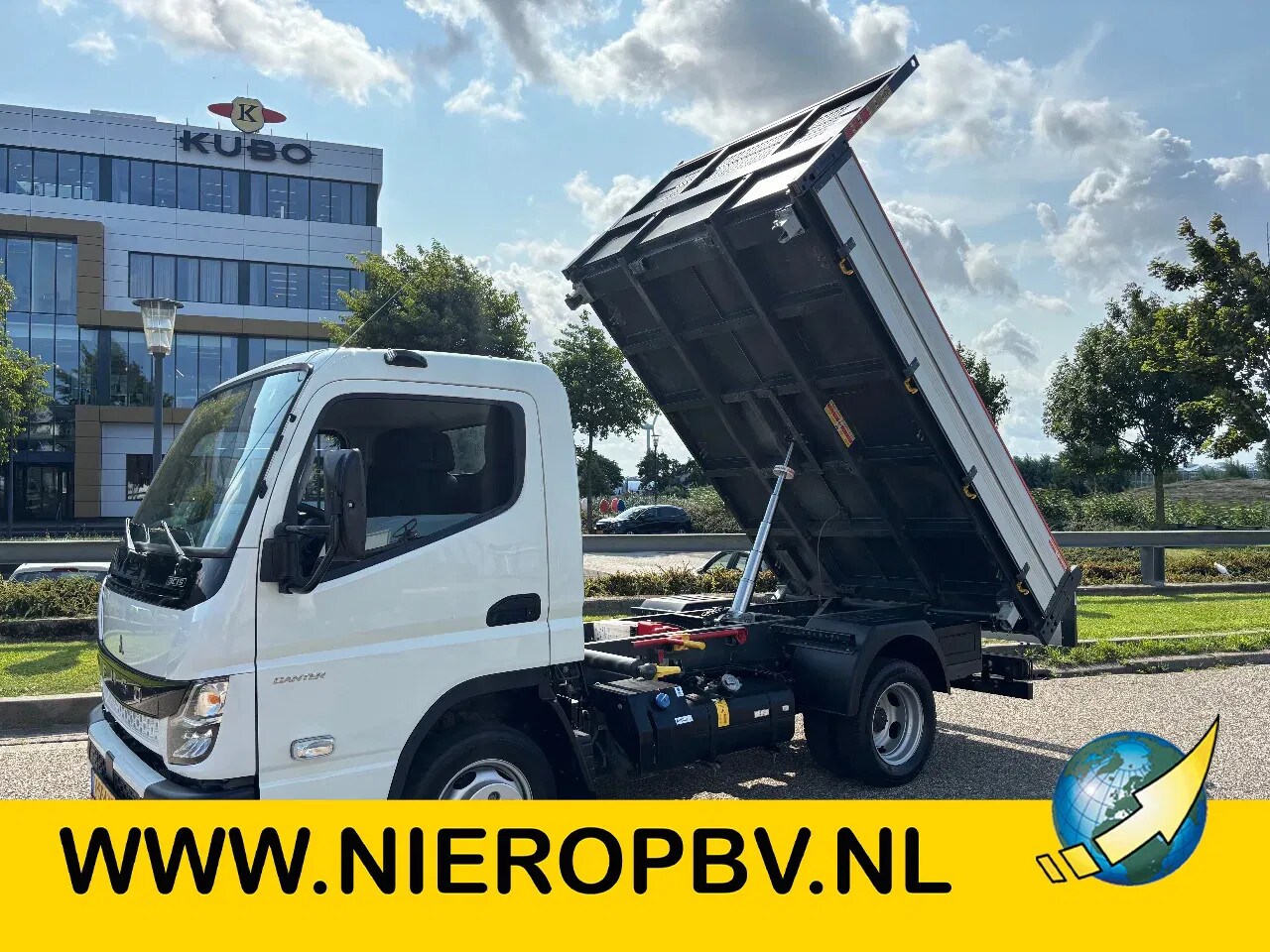 Fuso Canter - 3C15 3 Zijdige Kipper Airco Trekhaak EURO 6 28700KM ! - AutoWereld.nl