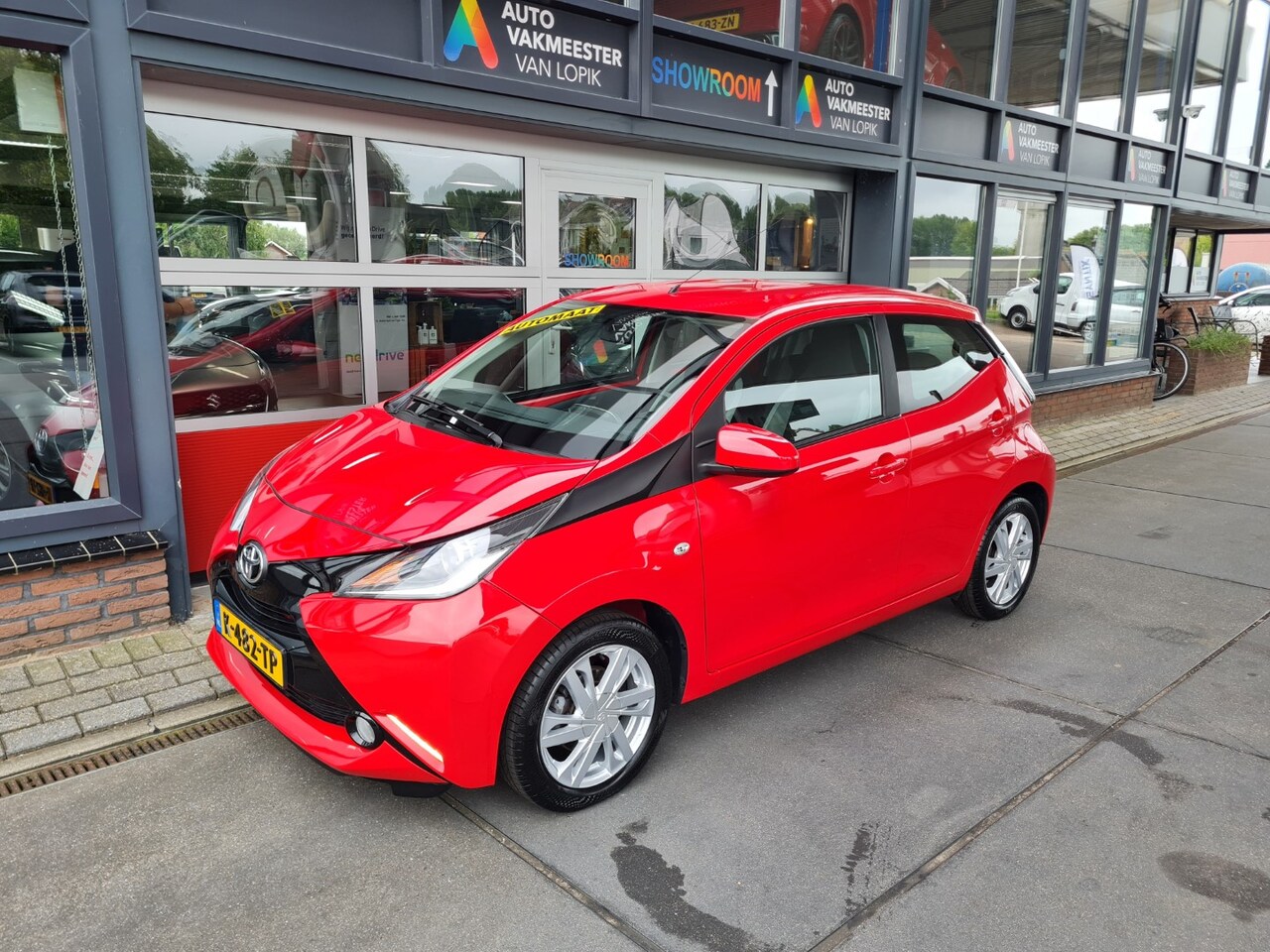 Toyota Aygo - 1.0 12V VVT-I Automaat X-Play Navi Camera Bluetooth All-in prijs + 6 mnd garantie! - AutoWereld.nl