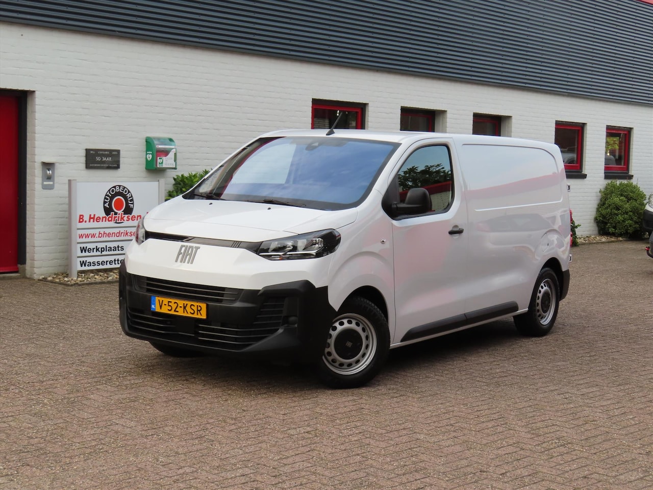 Fiat Scudo - GB 1.5 Diesel 120pk L2 S&S/ Afneembare trekhaak/ Vloer + wand platen/ Camera achter/ Apple - AutoWereld.nl