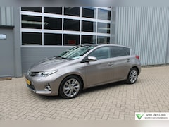 Toyota Auris - 1.8 Hybrid Lease Pro | Panoramadak | Boekjes | Xenon | Parkeersensoren