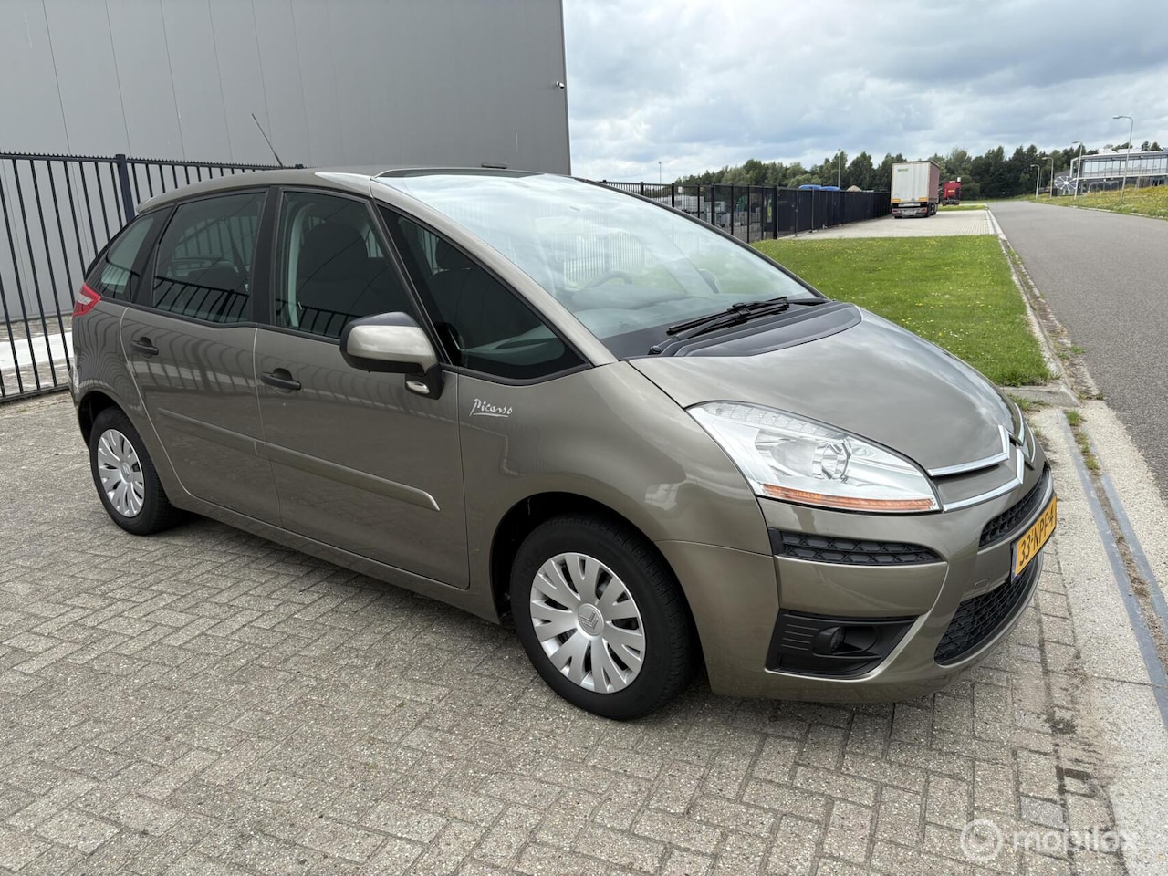 Citroën C4 Picasso - 1.6 VTi Business 5p. 1.6 VTi Business 5p. - AutoWereld.nl