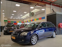 Toyota Avensis Wagon - 1.8 VVTi Luna Business