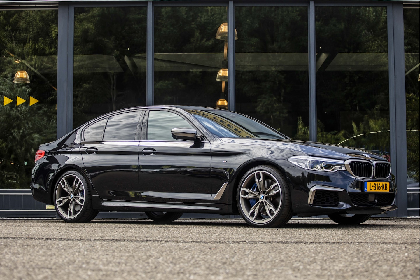 BMW 5-serie - M550d xDrive High Executive M550d xDrive High Executive - AutoWereld.nl