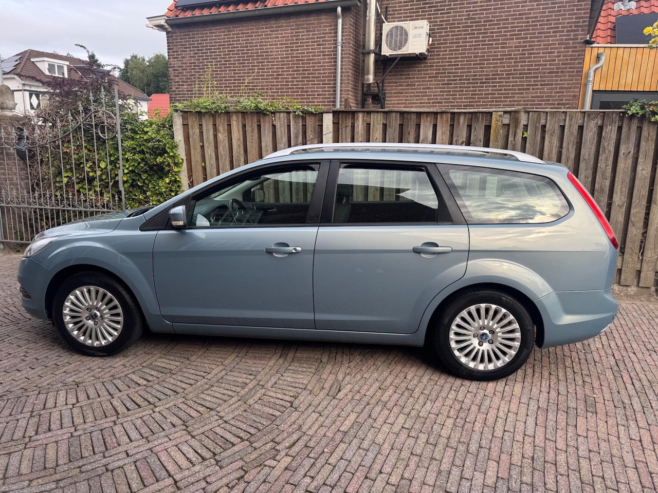 Ford Focus Wagon - 1.8 Limited zeer goede staat - AutoWereld.nl