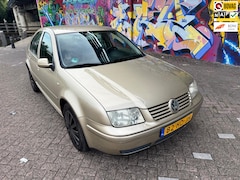 Volkswagen Bora - 1.6-16V Comfortline climaat airco elektrische ramen cv stereo dubbel din kenwood leuke kle