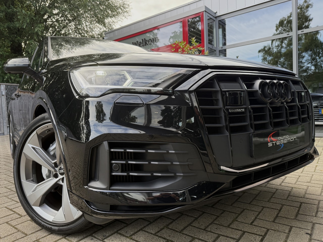 Audi Q7 - 55 TFSI e QUATTRO *!* S-LINE *!* PANODAK/ 22 INCH/ HuD/ RADAR/ B&O/ TREKHAAK *!* - AutoWereld.nl