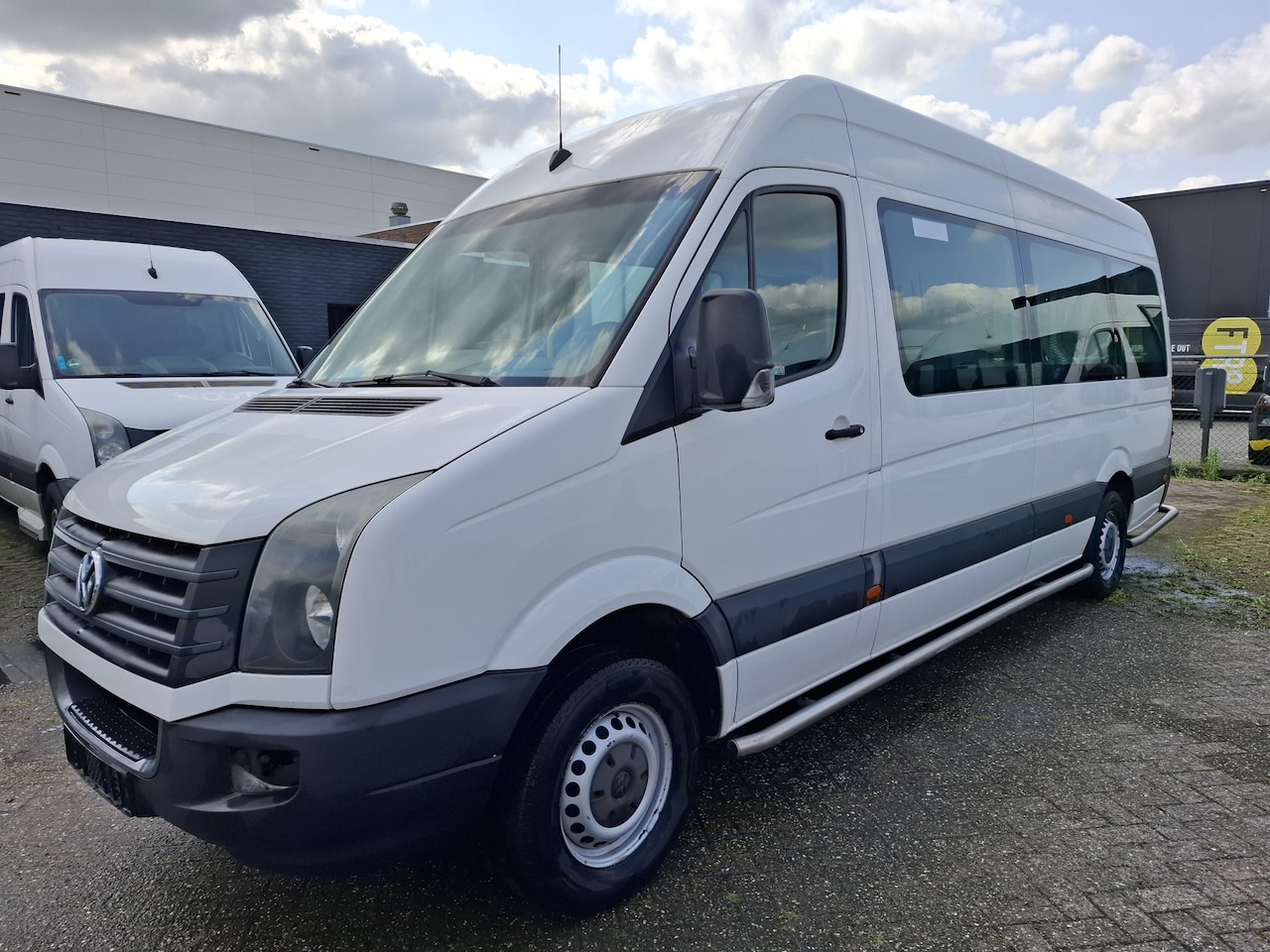 Volkswagen Crafter - 35 2.0 TDI L3H2 4250.- INCL BTW MOTOR KAPOT 9-PERSOONS ROLSTOEL 110PK - AutoWereld.nl