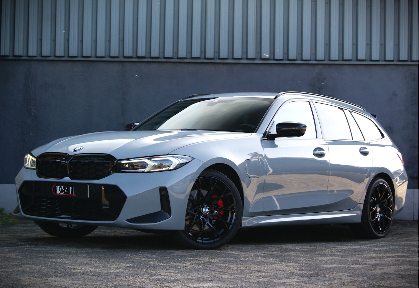 BMW 3-serie Touring - 330e 292PK Lci M-Sport Shadow Widescreen/ACC/Camera/19Inch - AutoWereld.nl