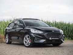 Ford Focus Wagon - 2.3 EcoBoost ST-3 Pano Recaro B&O ACC